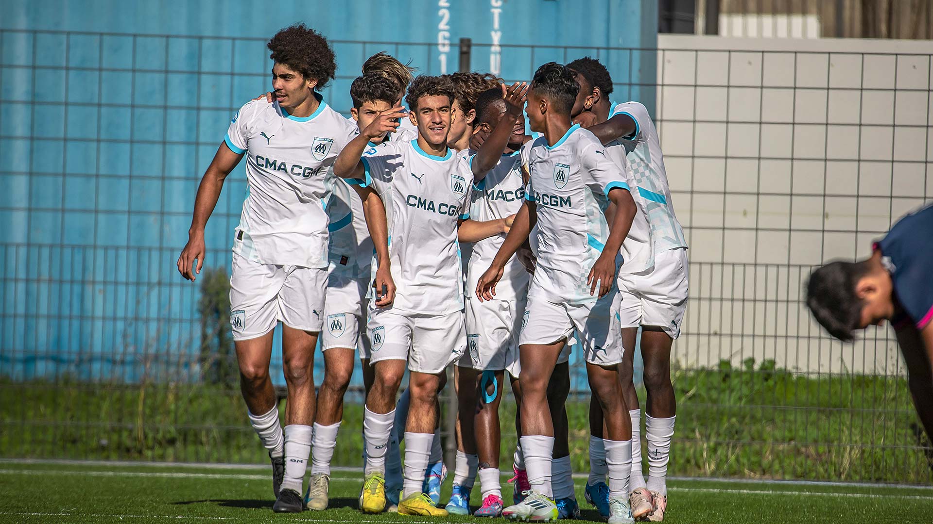 U19